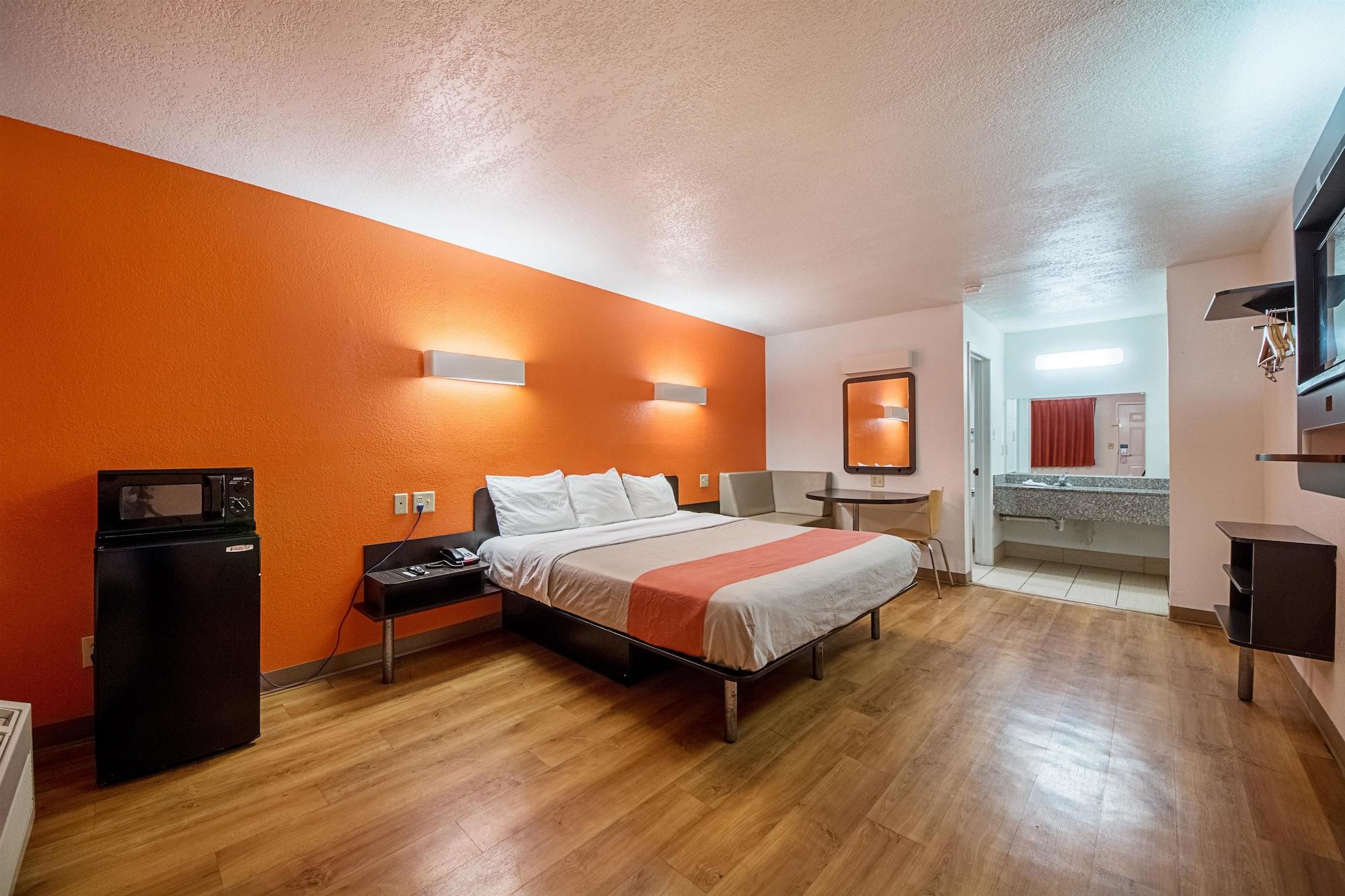 Motel 6-San Antonio, Tx - Fiesta Trails Eksteriør billede