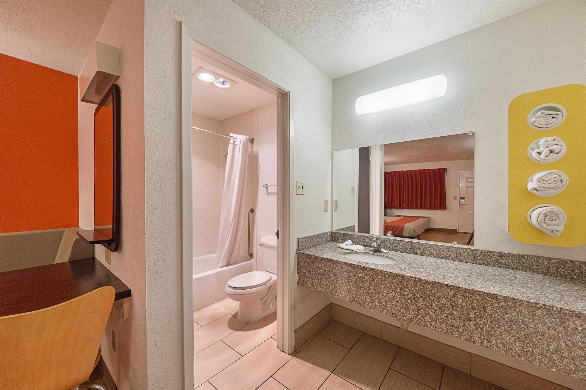 Motel 6-San Antonio, Tx - Fiesta Trails Eksteriør billede