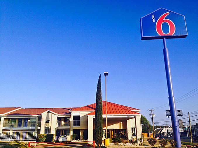 Motel 6-San Antonio, Tx - Fiesta Trails Eksteriør billede