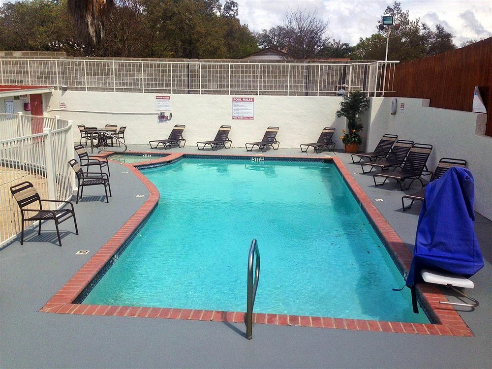 Motel 6-San Antonio, Tx - Fiesta Trails Eksteriør billede