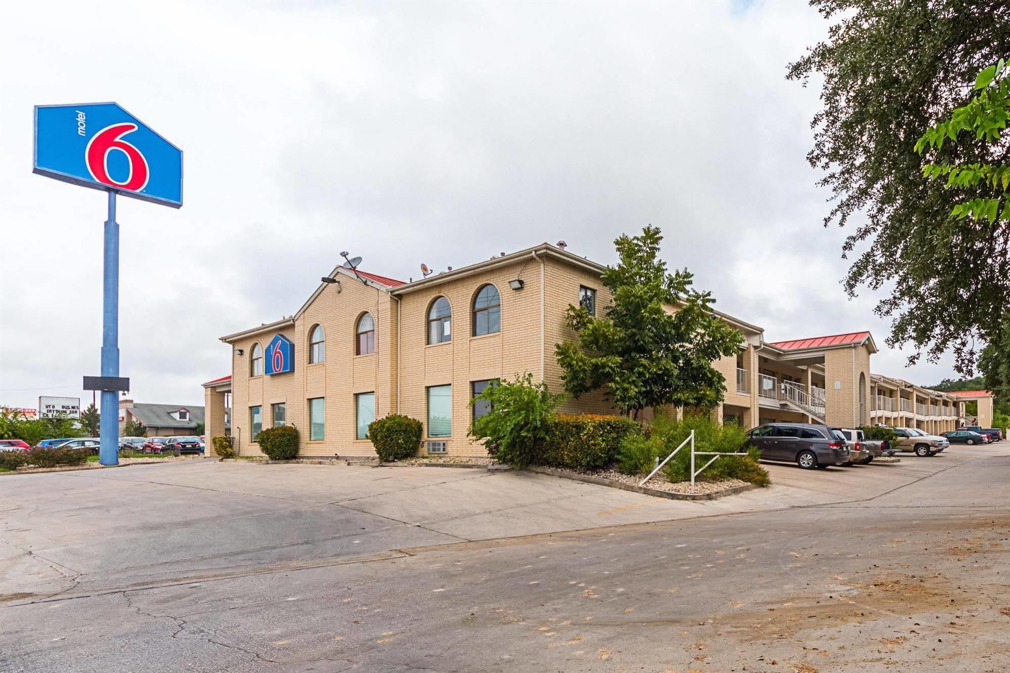 Motel 6-San Antonio, Tx - Fiesta Trails Eksteriør billede
