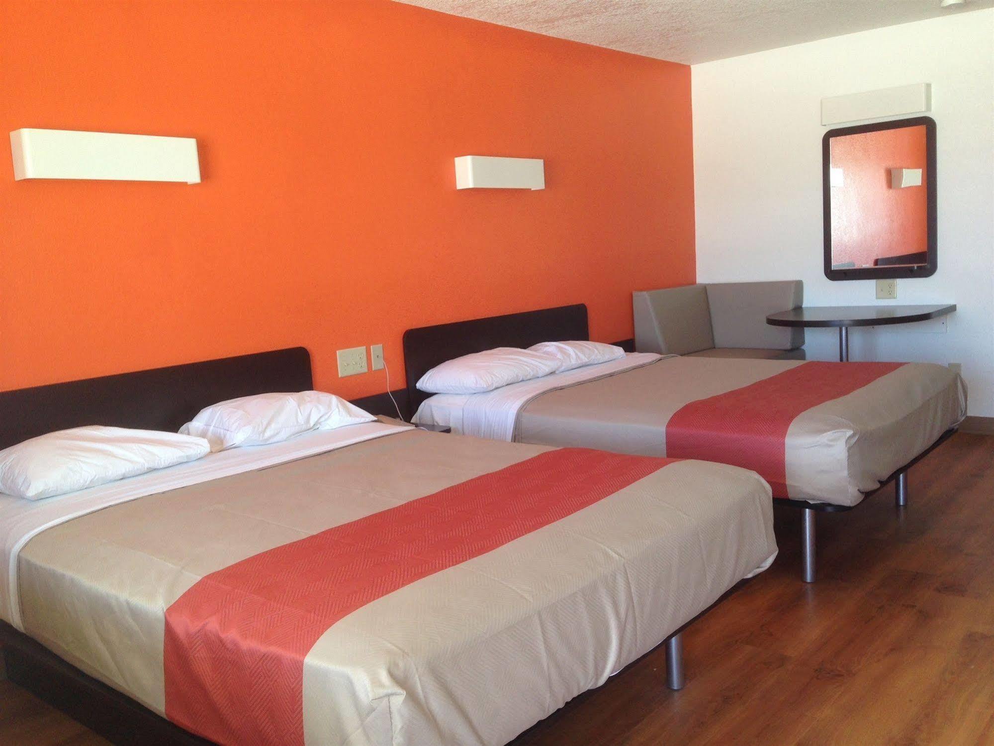 Motel 6-San Antonio, Tx - Fiesta Trails Eksteriør billede