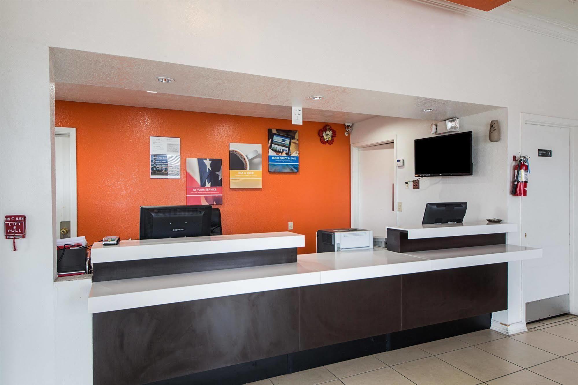 Motel 6-San Antonio, Tx - Fiesta Trails Eksteriør billede
