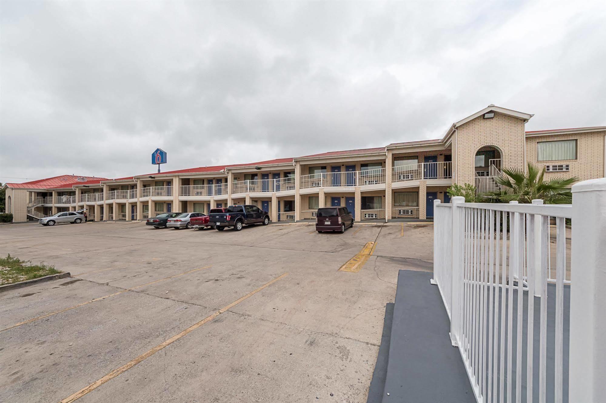 Motel 6-San Antonio, Tx - Fiesta Trails Eksteriør billede