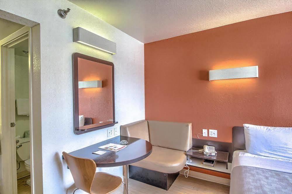 Motel 6-San Antonio, Tx - Fiesta Trails Eksteriør billede